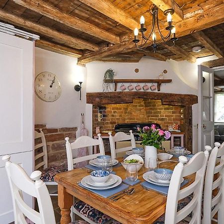 Joe'S Cottage Бриджнорс Экстерьер фото