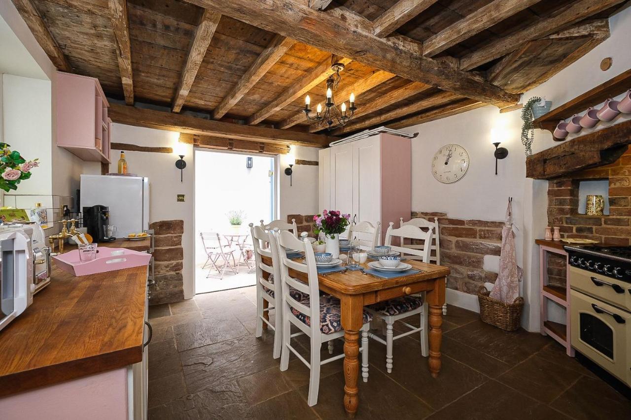 Joe'S Cottage Бриджнорс Экстерьер фото