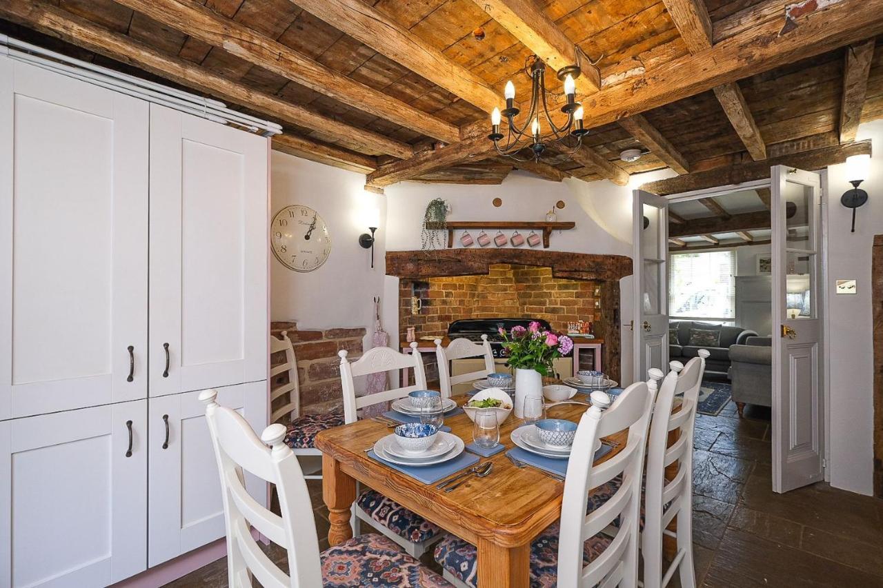 Joe'S Cottage Бриджнорс Экстерьер фото